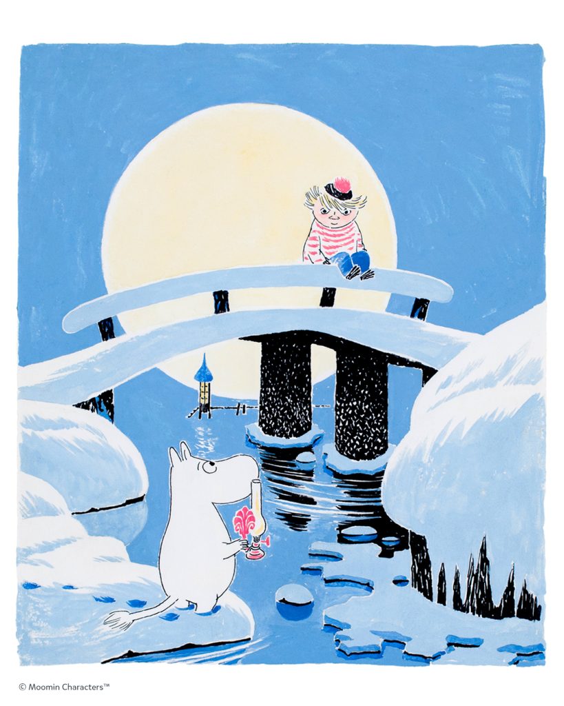 Trollvinter i färg 
Mumintrollet tittar upp mot Too-ticki som sitter på bron i ett snöigt landskap, badhuset i bakgrunden